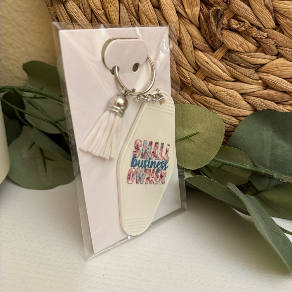 🆕 Retro Motel Keychain - Picture 2 of 3